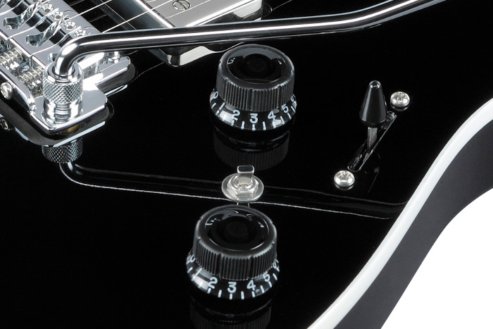 極上美品　アンプラグで活躍！Ibanez エレアコベース　音出し良好　生音も抜群 エレアコギター・12弦ギター】スタンダードなTOPと、個性的な